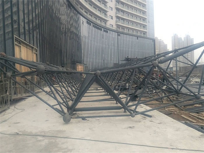 张家界万豪酒店雨棚网架